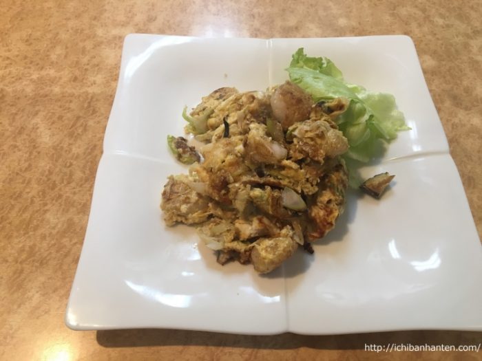 Fried egg with juicy prawns （half size）（ぷりぷりエビ玉）