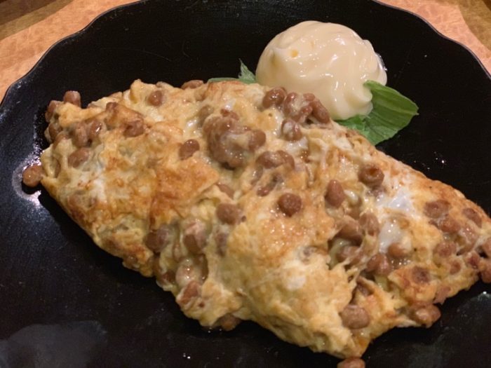 Natto omelette （fermented soybean omelette）（納豆オムレツ）