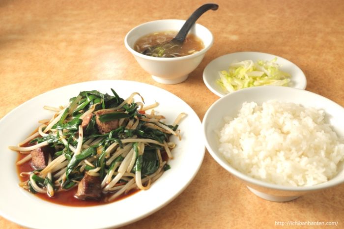 Stir-fried pork liver and leek combo（ニラレバ炒め定食）