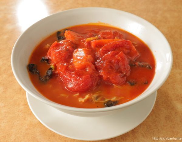 Chinese-style stir-fried vegetable and tomato noodle soup（トマトタンメン）