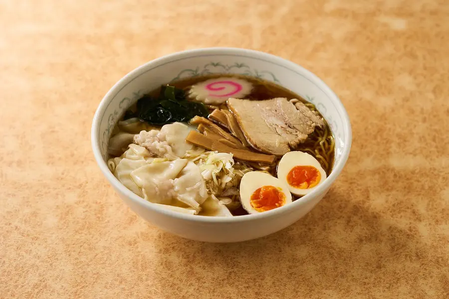 ワンタンメン（醤油）